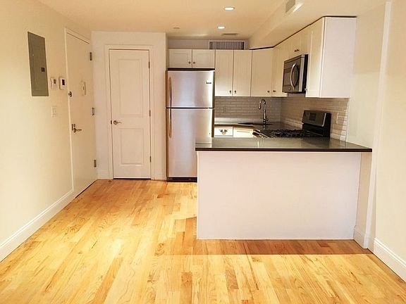 2nd image of 3093 38th St APT 4C