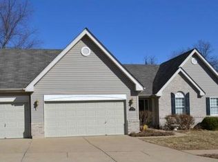 3027 Cambridge Pointe Dr, Saint Louis, MO