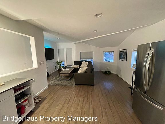 3rd image of 3652 Columbia St