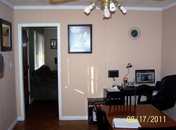 3rd image of 512 Arenz St