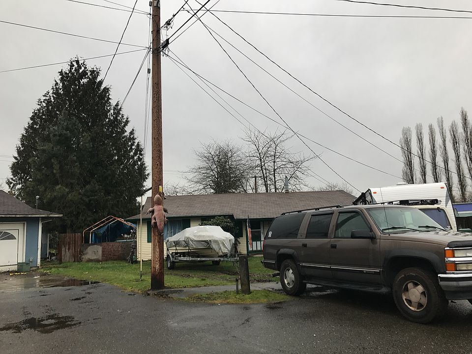 1st image of 305 Leber Ct NW