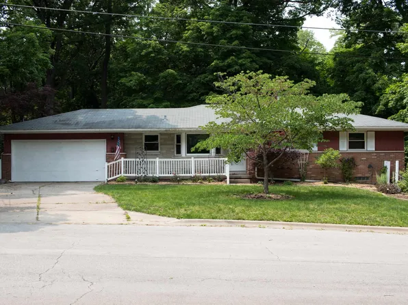 1711 E Maple Ridge Dr, Peoria, IL 61614