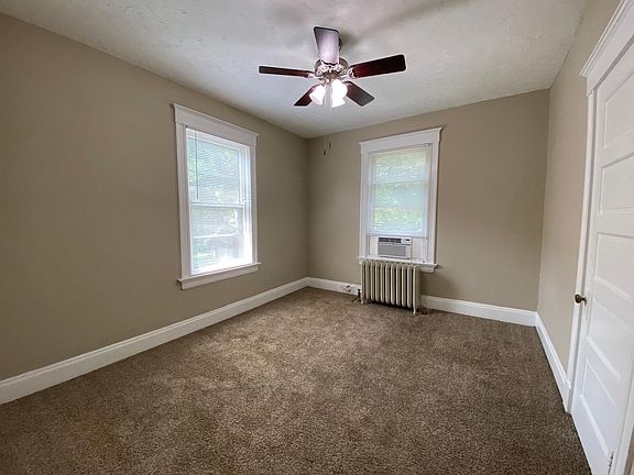 5th image of 1660 Bruce Ave #2