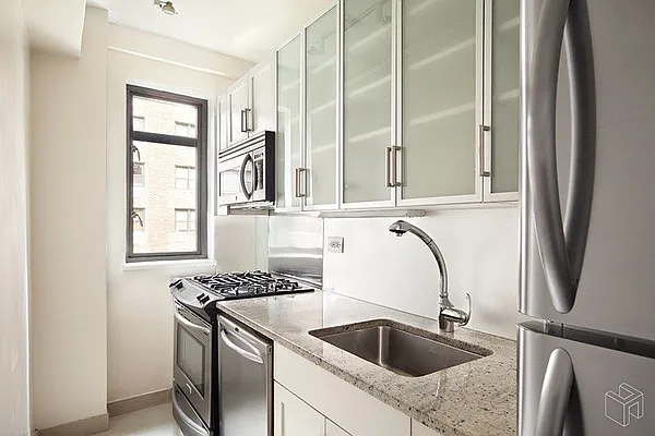 Rented by Halstead Real Estate | media 15