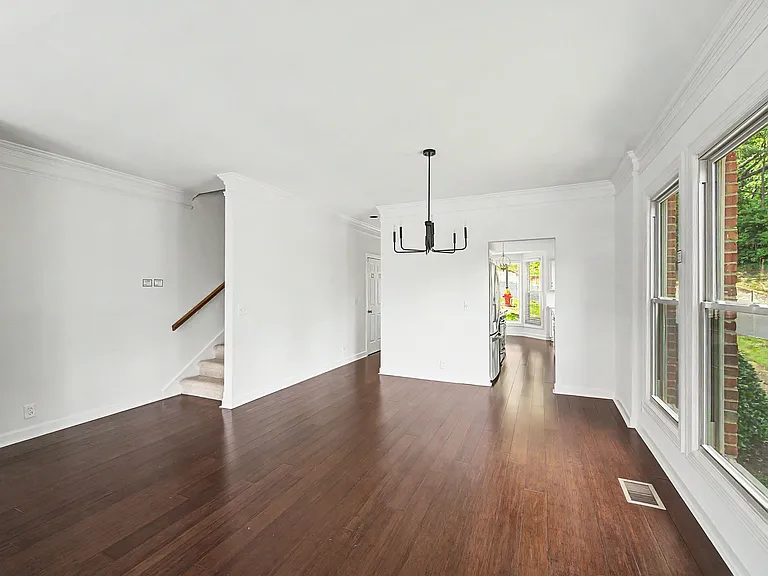 126 Forest Place Cir — Photo 12