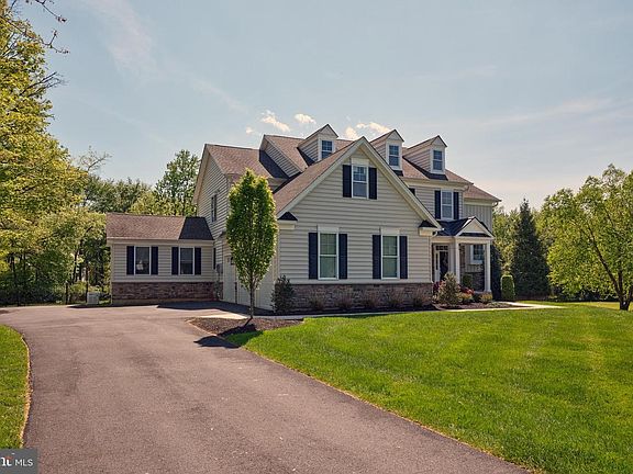4th image of 112 Winding Ln
