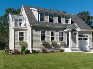 21 Menemsha Rd, Mashpee, MA 02649