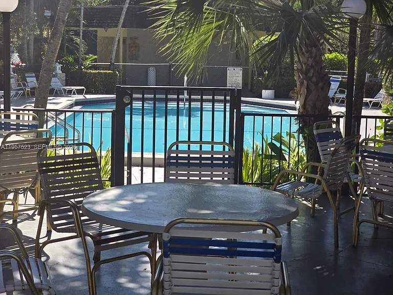 5151 W Oakland Park Blvd #303 — Photo 40