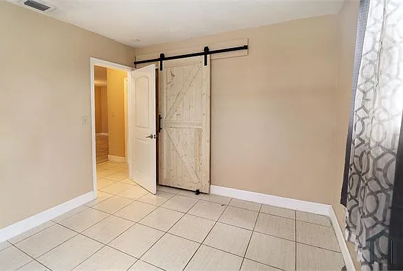 1752 SW 70th Way — Photo 7