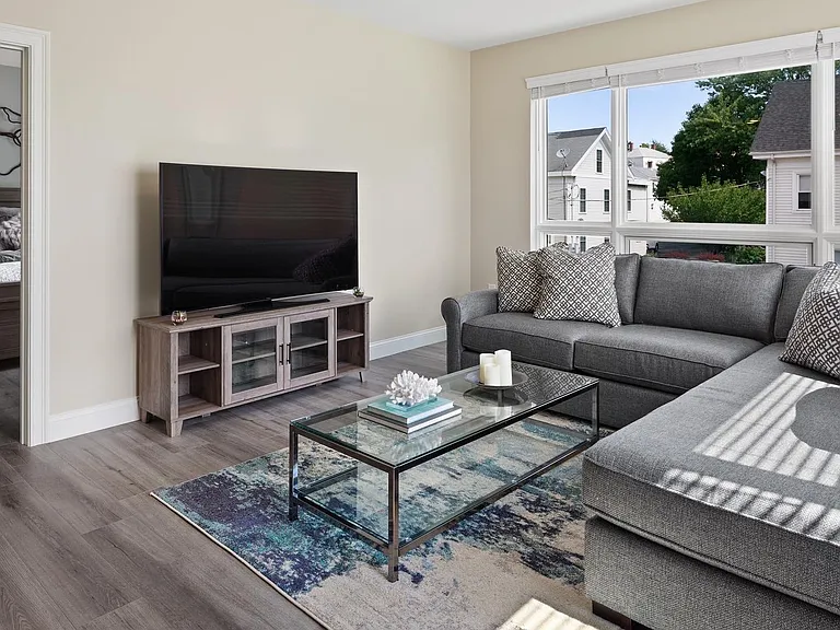 165 Washington St #202 — Photo 4