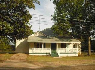 330 N John St, New Brockton, AL 36351