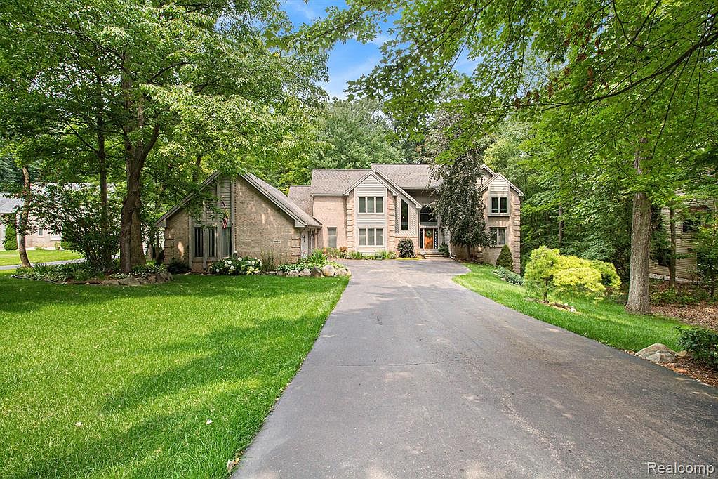 10064 Creekwood Trl, Davisburg, MI 48350 MLS 20230062434 Zillow