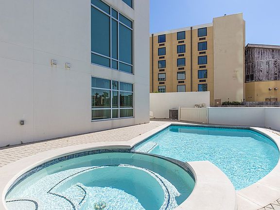 3rd image of 310 Padre Blvd #101