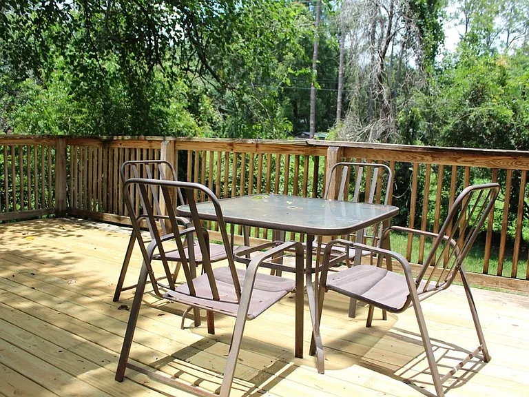 1674 Sharkey St — Photo 3