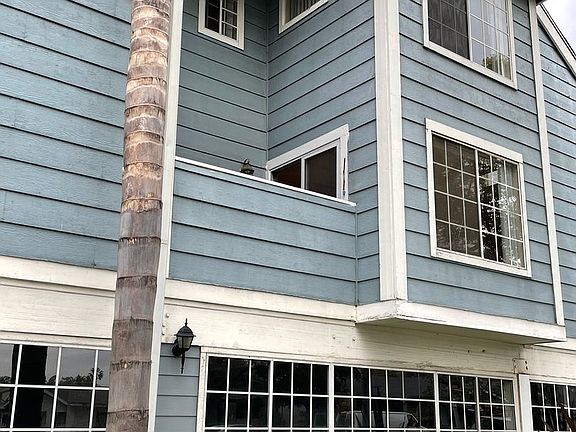 4th image of 129 S Olive St #1