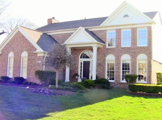 48422 Red Run Dr, Canton, MI 48187