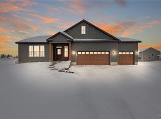 4523 Hollyshire Way, Clay, NY 13041