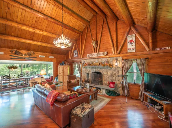 7 Center Road, Wilmington, VT 05363
