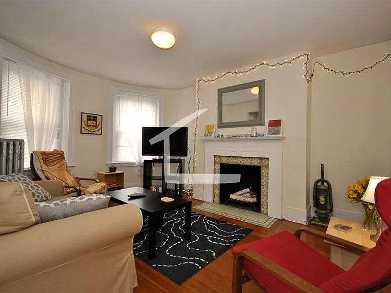 34 Linden St — Photo 8