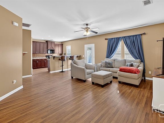 5th image of 27 Wesleyan Drive