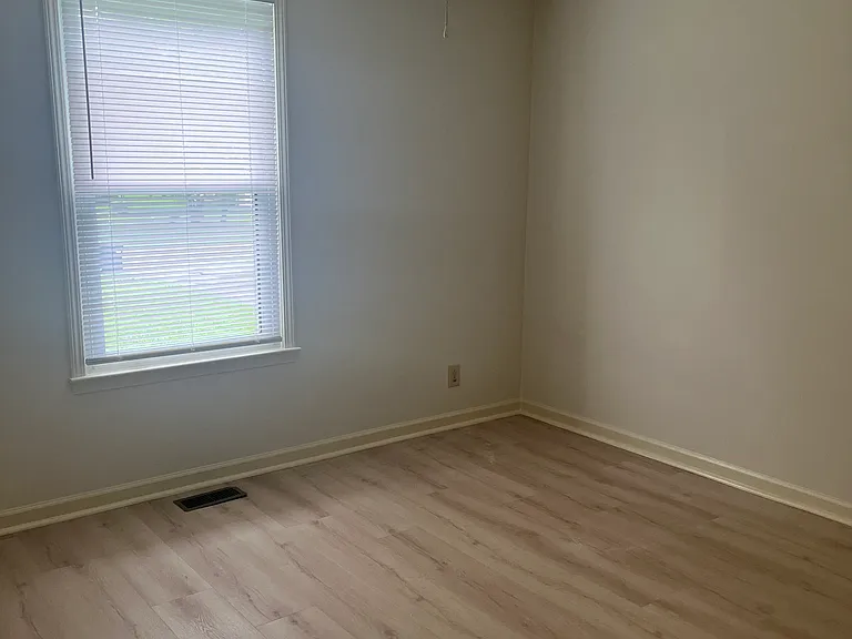 2218 Kim Dr — Photo 5