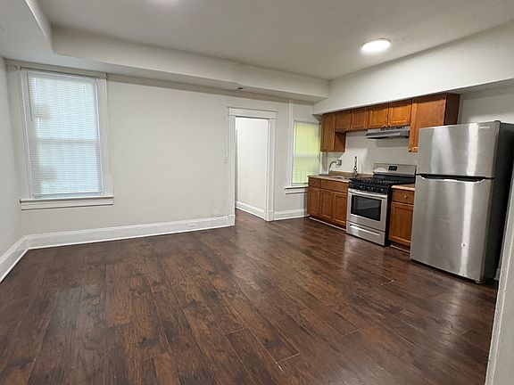 3rd image of 2817 W Cold Spring Ln