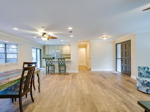 4th image of 1840 Oakwood Trl