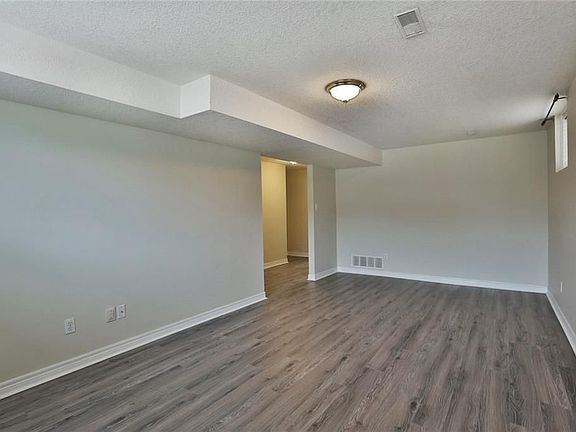 5th image of 279 Nashville Cir #2