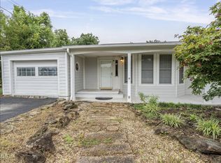 5404 Stoneoak Ln, Knoxville, TN 37920