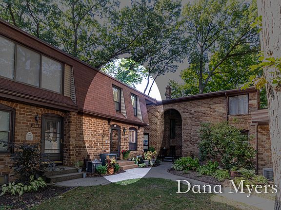 2nd image of 2561 Chatham Woods Dr SE #18