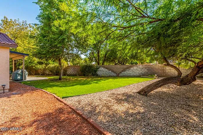 2638 S 85th Dr — Photo 19