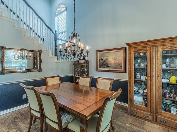 4th image of 3324 Duval Dr