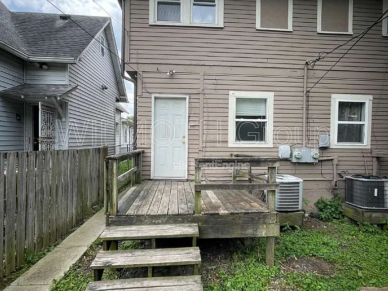 4214 E Washington St — Photo 3