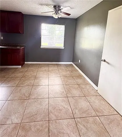 374 Highland Dr — Photo 5
