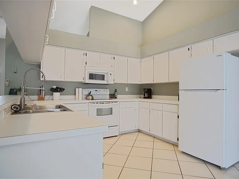 928 Loma Bonita Dr — Photo 16