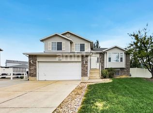 2169 W 1520 N, Clinton, UT 84015