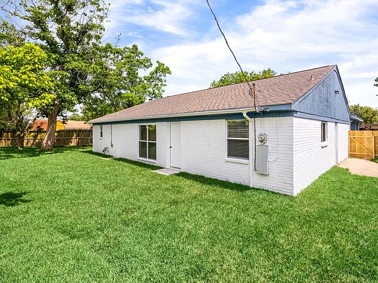 11903 Edgar St — Photo 28
