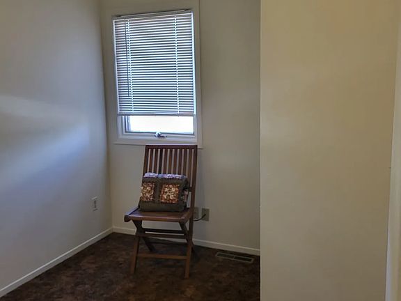4th image of 1375 N 18th St