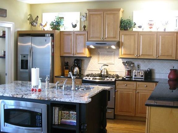 5th image of 7 Rivercourt Ln