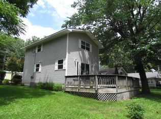 5714 E Golden Hills Dr, Monticello, IN 47960