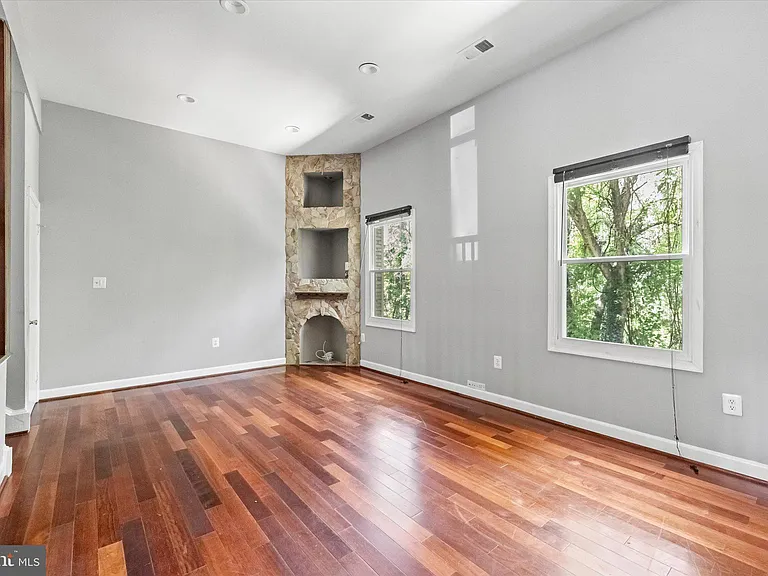 2022 Mayflower Dr — Photo 11