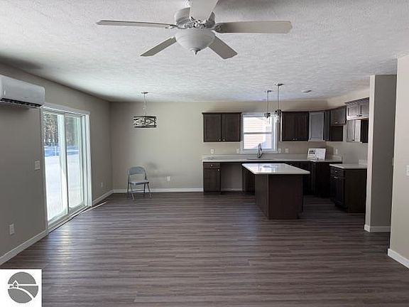4th image of 2760 Mockingbird Dr #20