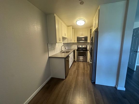 2nd image of 3001 Magliocco Dr APT 8
