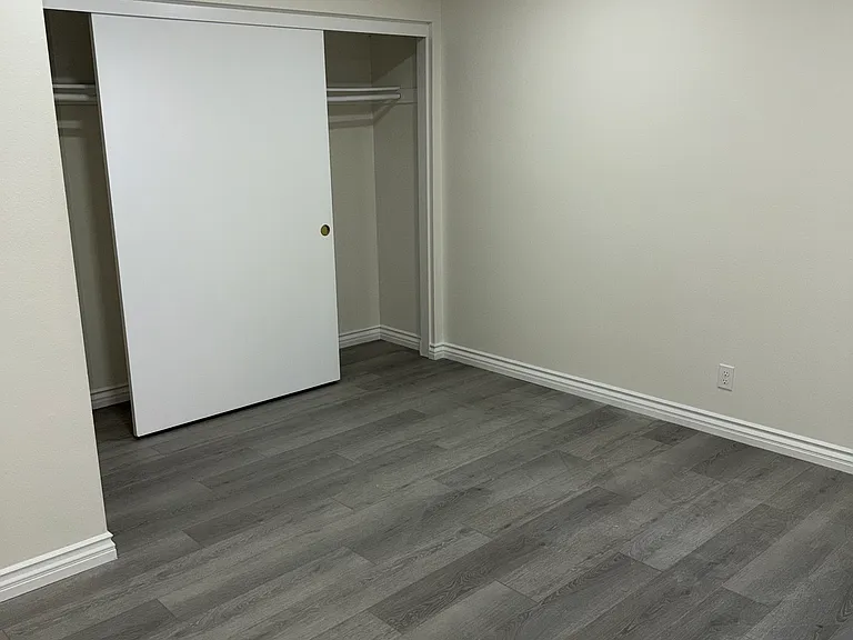 537 W Broadway #101 — Photo 13