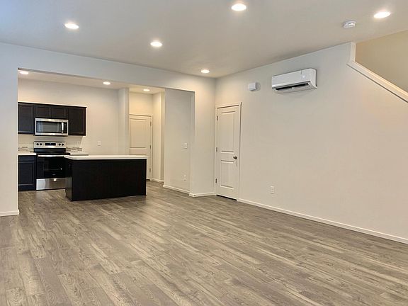 3rd image of 2033 NE Four Seasons Ln