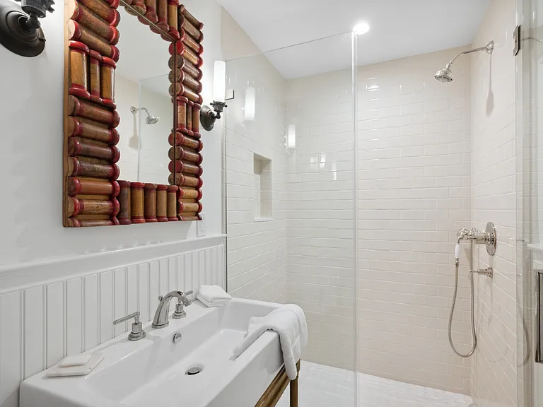 166 Hampton Rd — Photo 15