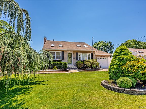 2nd image of 210 Norwood Avenue