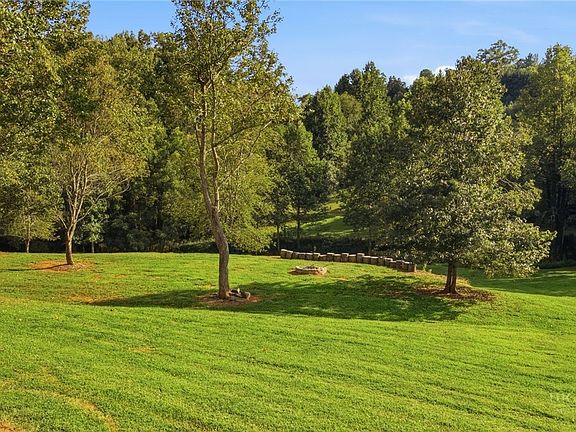 4th image of 279 Rocky Top Acres Road