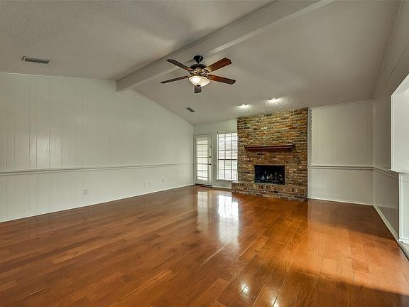 5th image of 2318 Royal Oaks Cir