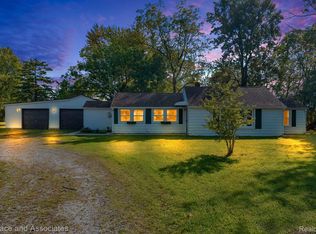 3939 Burtch Rd, Lakeport, MI 48059